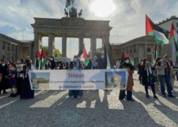 Almanya'da sinagoglara yönelik saldırılara kınama