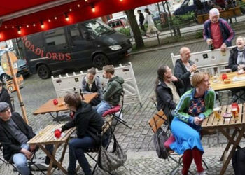 Almanya’da normalleşme başlıyor: Futbol maçları ve konserler geri dönüyor