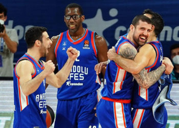 Anadolu Efes, Euroleague şampiyonluğu için parkeye çıkıyor