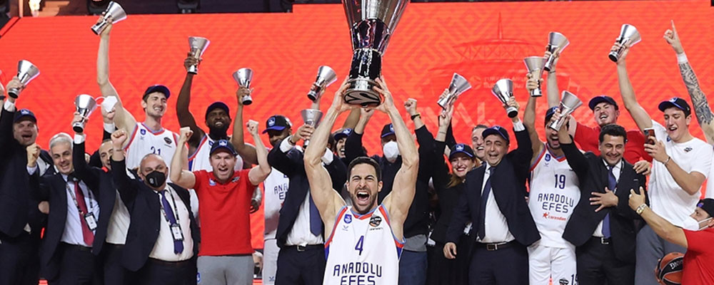 Anadolu Efes, son üç sezondaki yatırımlarıyla Avrupa'nın zirvesine çıktı