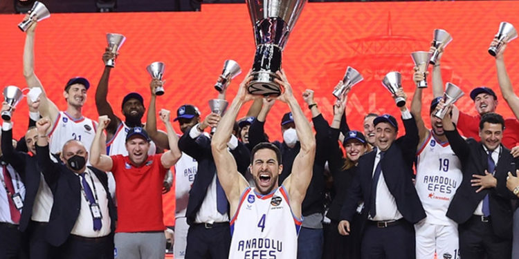 Anadolu Efes, son üç sezondaki yatırımlarıyla Avrupa'nın zirvesine çıktı