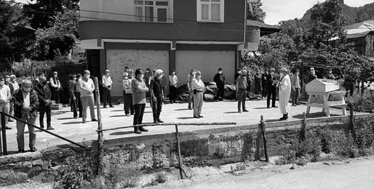 Anne-oğul, 25 gün arayla Covid-19’a yenik düştü