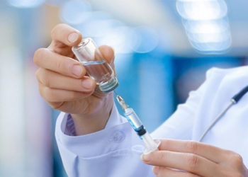 Araştırma: BioNTech ve AstraZeneca aşıları Hint varyantına karşı etkili