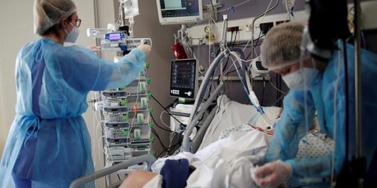 Araştırma: Covid-19 altı ay sonra da etkisini gösteriyor