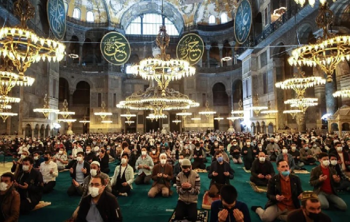 Ayasofya’da 87 yıl sonra ilk bayram namazı