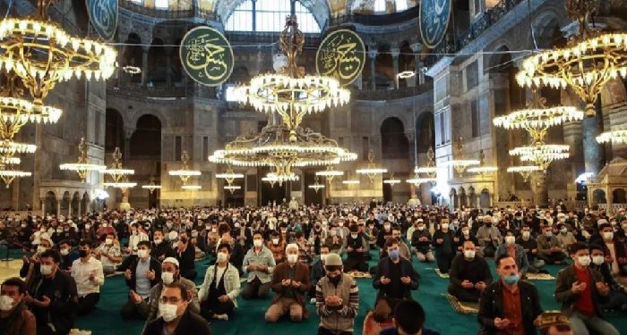 Ayasofya’da 87 yıl sonra ilk bayram namazı