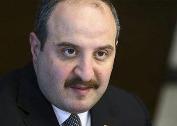 Bakan Varank: Faz çalışmalarında yeteri kadar gönüllü bulabilirsek ve sonuçlar başarılı olursa  sonbahar gibi yerli ve milli aşıyı elde edebileceğimize inanıyoruz