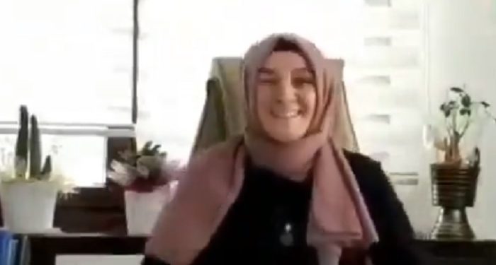 Başakşehir Belediyesi’nde görevli kadın, besmele çekip ihtiyaç sahipleriyle alay etti