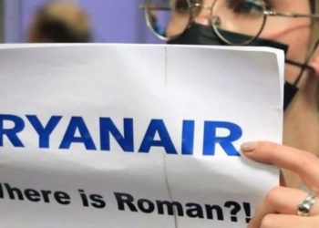 Belarus 'muhalif gazeteciyi gözaltına almak için' Yunanistan'dan Litvanya'ya giden Ryanair yolcu uçağını zorla Minsk'e indirdi