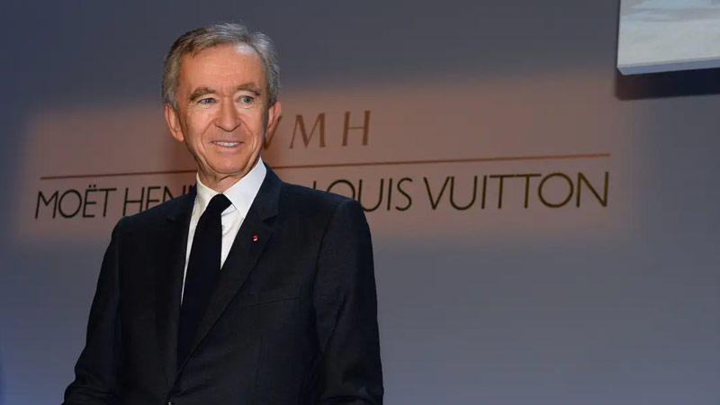 Bernard Arnault, Jeff Bezos'u geride bırakarak dünyanın en zengin insanı oldu