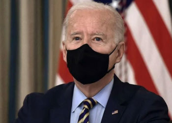 Biden, eski Başkan Trump'ın kararlarını iptal etti