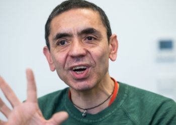 BioNTech CEO'su Şahin: Aşının yeni bir versiyonu geliştirildi