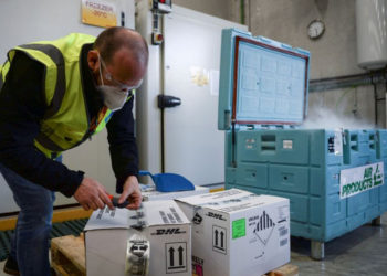 BioNTech aşısının ilk sevkiyatı geldi