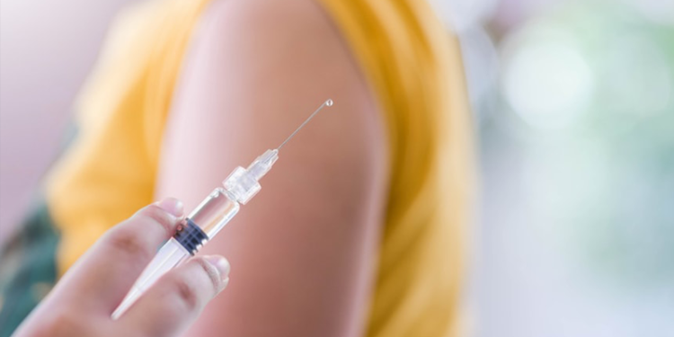 Britanya'da araştırma: Pfizer ve AstraZeneca aşısının ilk dozunu olanların yüzde 96'sında antikor oluştu