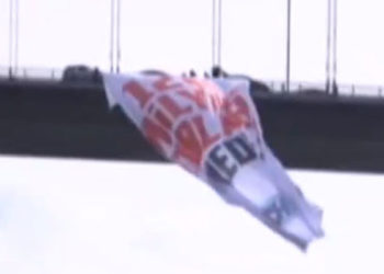 CHP milletvekilleri, "128 Milyar Dolar Nerede?” pankartı astı