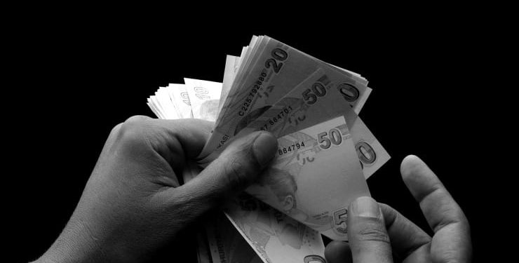 CHP’li vekil: AKP’li üç bürokrat, PETKiM’den aylık 44 bin lira maaş alıyor