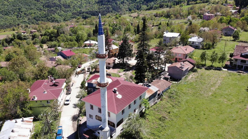 Covid-19 virüsü taşıdığı halde "bir şeyim yok" dedi, camide namaz kıldı; cemaatten 6 kişi hayatını kaybetti!