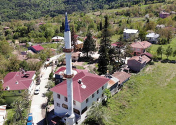 Covid-19 virüsü taşıdığı halde "bir şeyim yok" dedi, camide namaz kıldı; cemaatten 6 kişi hayatını kaybetti!