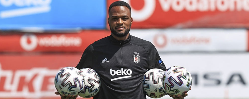 Cyle Larin Galatasaray derbisini kazanacaklarına inanıyor