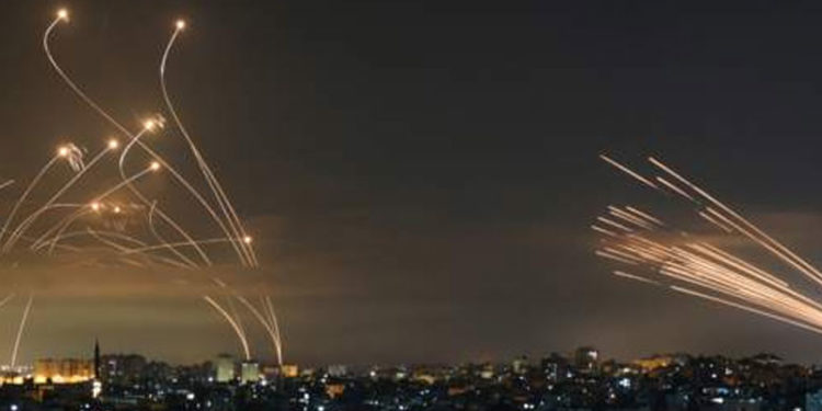 Demir Kubbe’nin Hamas roketlerine karşı harekete geçtiği an böyle görüntülendi