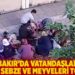 Diyarbakır'da vatandaşlar çöpe atılan sebze ve meyveleri topladı