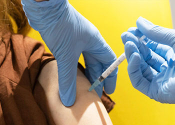 Dünya genelinde 1 milyar 600 milyon dozdan fazla Covid-19 aşısı yapıldı