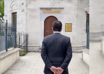 Ellerini arkadan bağlayan İmamoğlu’na, ‘türbeye saygısızlık’ soruşturması