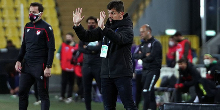 Emre Belözoğlu: Fenerbahçe'de başarının kriteri şampiyonluktur