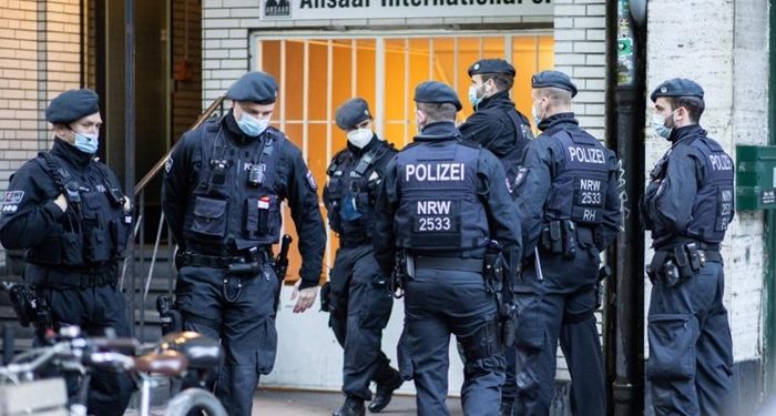 Ensar Vakfı’nın Almanya yapılanması ‘teröre para aktardığı’ için yasaklandı