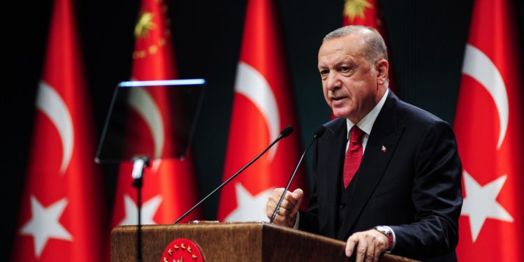 Erdoğan: Elimizdeki aşıları diğer ülkelerle paylaşmaya gayret ettik,  yerli aşımızı, hazır olur olmaz tüm insanlığın istifadesine sunacağız