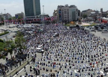 Erdoğan'ın ilk kez 1994'te gündeme getirdiği Taksim Camii ibadete açıldı