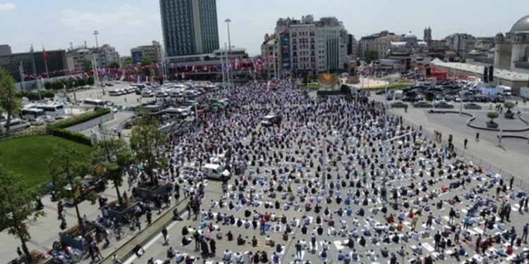 Erdoğan'ın ilk kez 1994'te gündeme getirdiği Taksim Camii ibadete açıldı