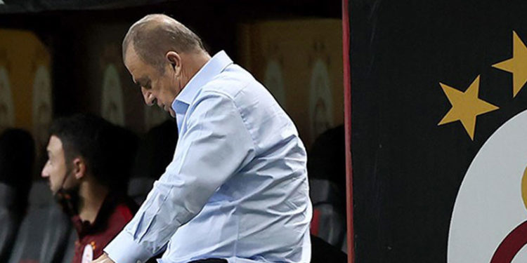 Fatih Terim'den Mustafa Cengiz'e gönderme: Sezonun en sıkıntılı en alevli zamanında oyunculara ve hocalara söylenen şey olacak iş midir?