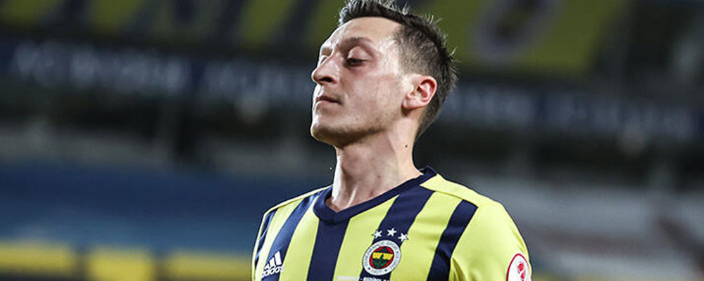 Fenerbahçe'de yeni kaptan Mesut Özil