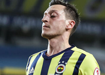 Fenerbahçe'de yeni kaptan Mesut Özil