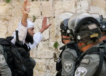 Filistin Kızılayı: İsrail polisinin Mescid-i Aksa'daki Filistinlilere müdahalesinde yüzlerce kişi yaralandı