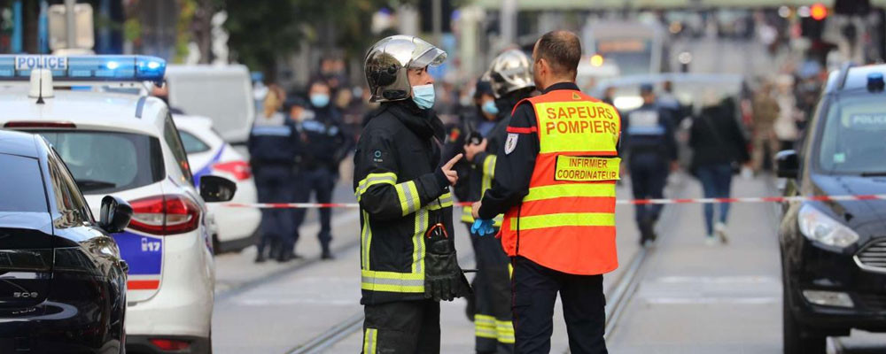 Fransa, koronavirüs yüzünden ölen sağlıkçıların çocuklarını devlet korumasına alıyor