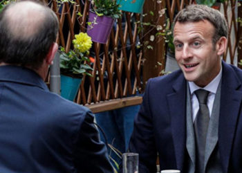 Fransa'da kafe, restoran, müze ve tiyatrolar 6 ay sonra açıldı