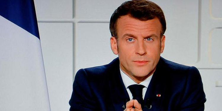 Fransa'da subaylardan Macron'a uyarı