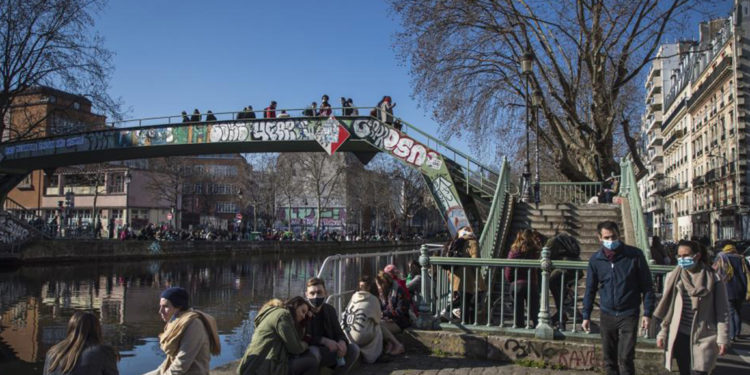 Fransa’da son 24 saatte 3 bin 730 yeni vaka tespit edildi