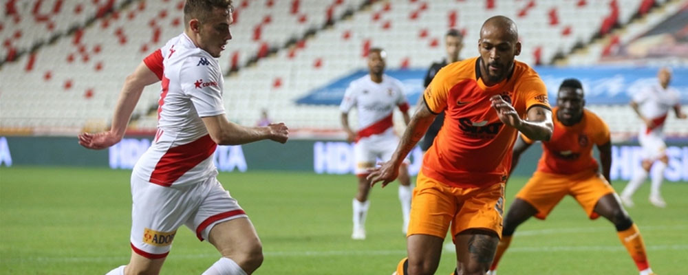 Galatasaray'da Brezilyalı futbolcu Marcao'nun sözleşmesi 2 yıl uzatıldı