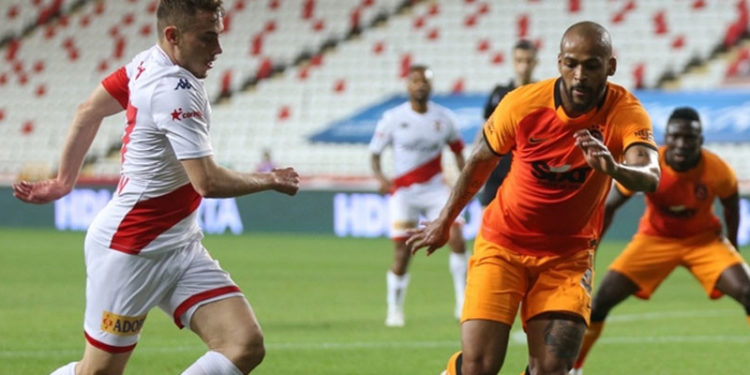 Galatasaray'da Brezilyalı futbolcu Marcao'nun sözleşmesi 2 yıl uzatıldı