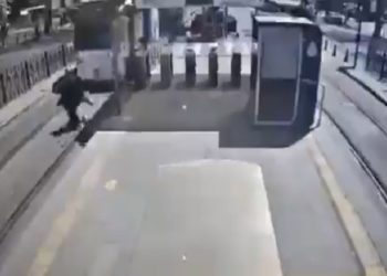 Haseki’de vatandaş tramvayın önüne atladı, yandaş medya ‘intihar’ diyemedi