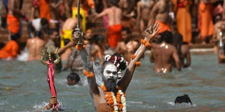 Hindu hacılar, Kumb Mela Festivali'yle nasıl 'süper bulaştırıcı'ya dönüştü?