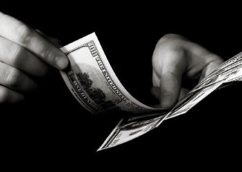 Hollanda'da da Türk bankası hakkında kara para suçlaması; sahibinin dolar milyarderi olduğu iddia edildi