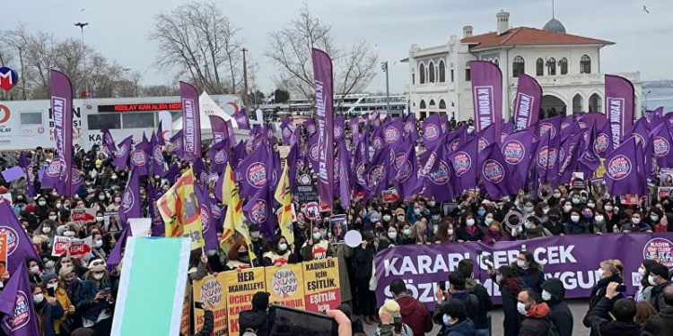 Kadınlardan İstanbul Sözleşmesi manifestosu: ‘1 Temmuz’da sokaklarda buluşuyoruz’