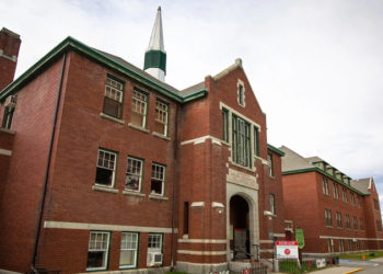 Kanada'da korkunç olay; yerli çocukların kaldığı yatılı okul bahçesinde toplu mezar bulundu!