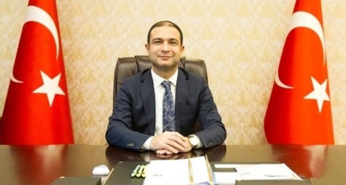 Kaymakam karşısında ayağa kalkmayan çocuk gelişim uzmanı korumalarca darp edildi