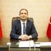 Kaymakam karşısında ayağa kalkmayan çocuk gelişim uzmanı korumalarca darp edildi