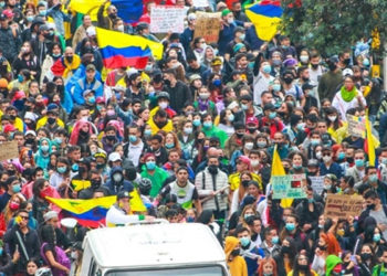 Kolombiya Devlet Başkanı hükümet karşıtı gösterileri görüşmek için muhalefet liderleriyle bir araya geldi